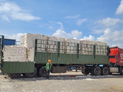 CUỐI NĂM, DỊCH VỤ VẬN CHUYỂN HÀNG ĐẮT KHÁCH